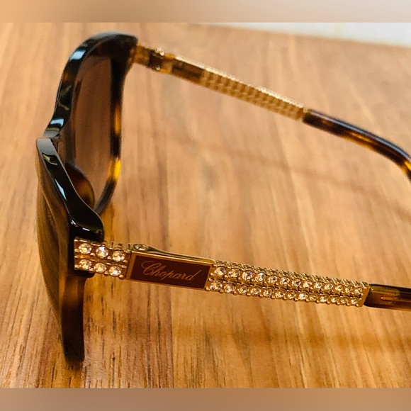New Women’s Chopard Sunglasses - Picture 4 of 10